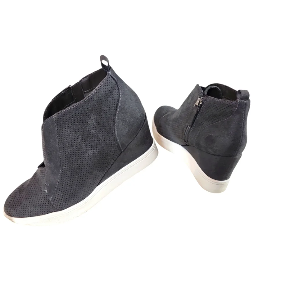 MIA, Women's Gray wedge boots, with zipper, Sz 7 1/2. - Picture 5 of 7